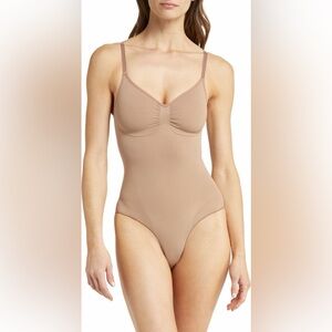 New SKIMS Seamless Sculpt Brief Bodysuit Size Small/Medium